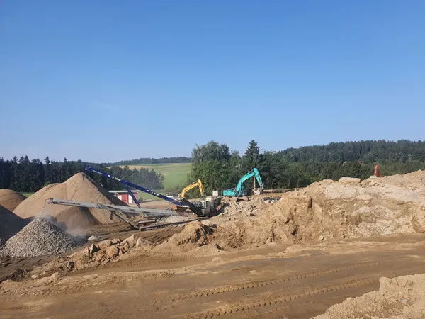 Erdarbeiten für die Errichtung einer Produktionshalle in Niederkappel